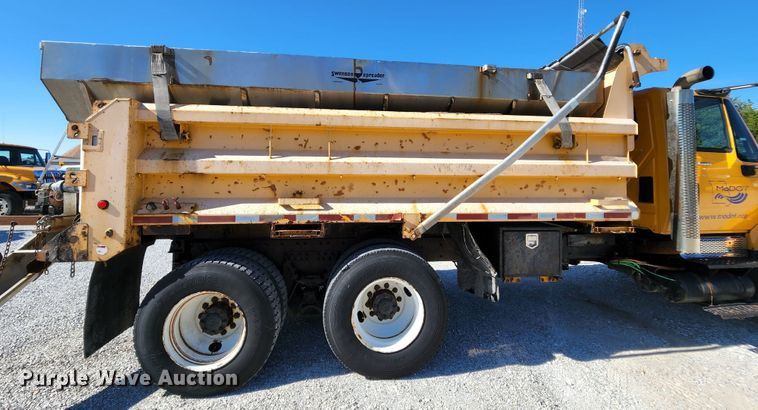 image for item MK9133 2006 International 7400  dump truck