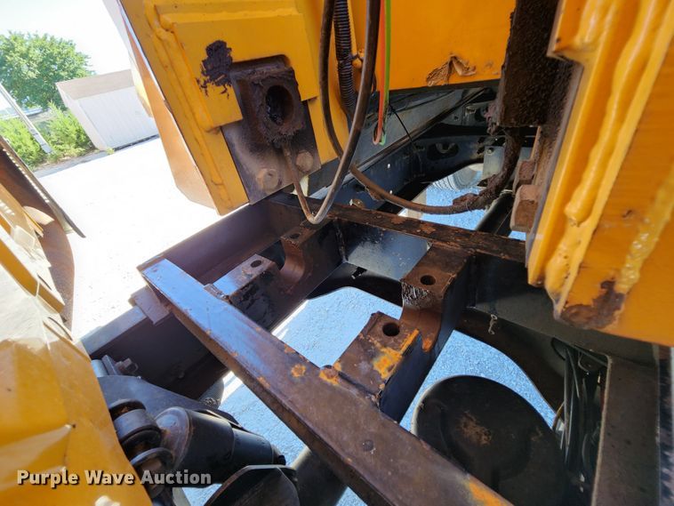 image for item MK9133 2006 International 7400  dump truck