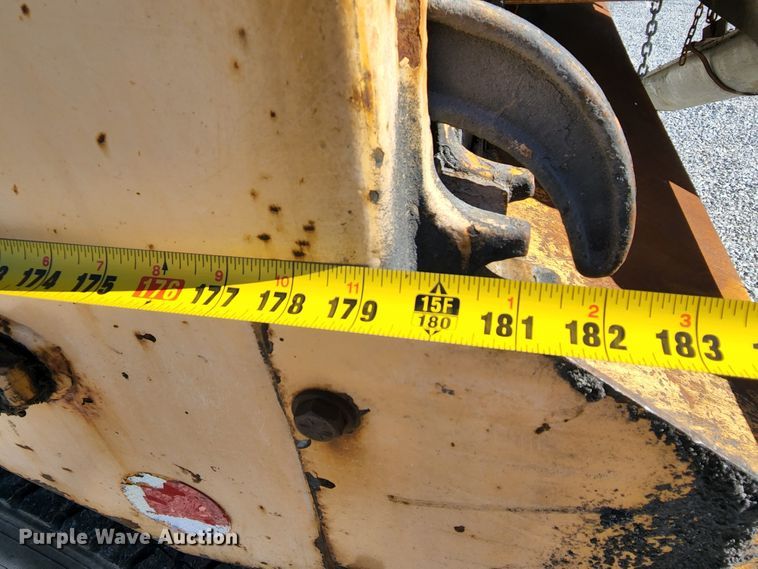 image for item MK9133 2006 International 7400  dump truck