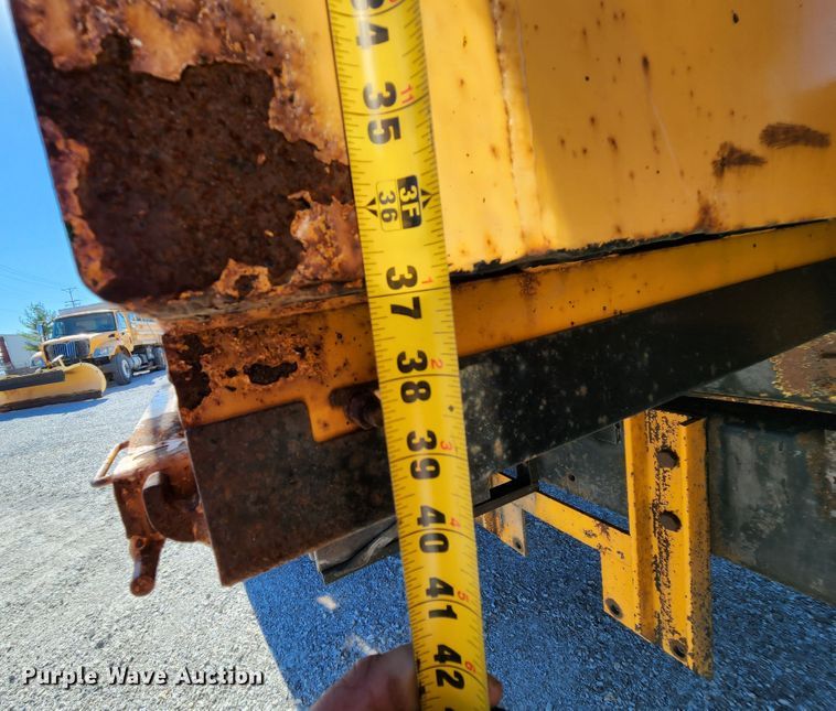 image for item MK9133 2006 International 7400  dump truck