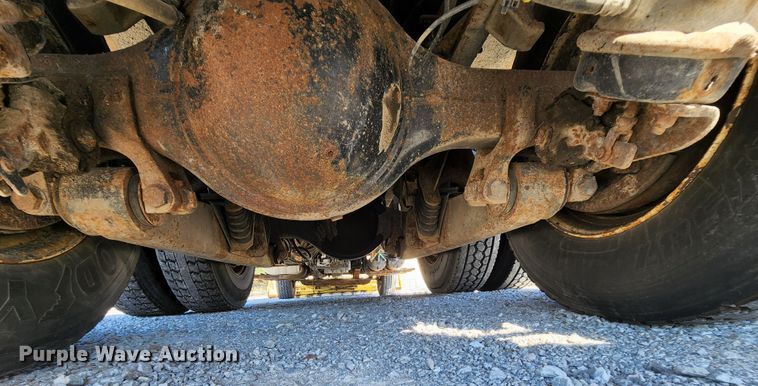 image for item MK9133 2006 International 7400  dump truck