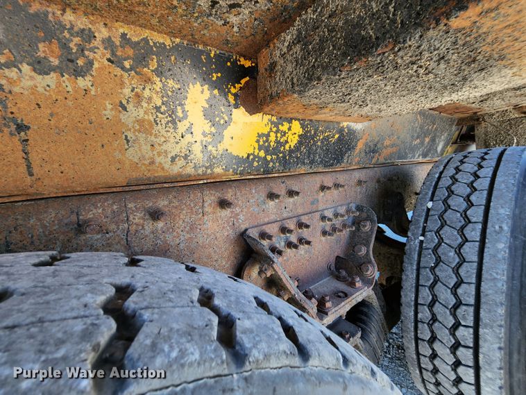 image for item MK9133 2006 International 7400  dump truck