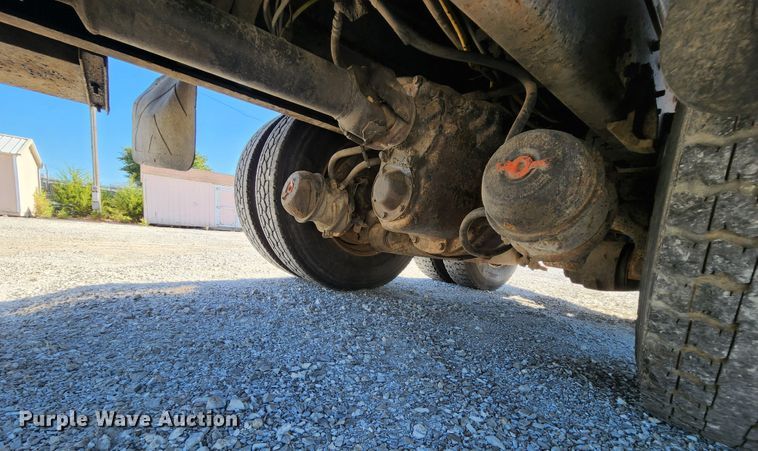 image for item MK9133 2006 International 7400  dump truck