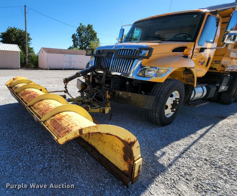 image for item MK9133 2006 International 7400  dump truck