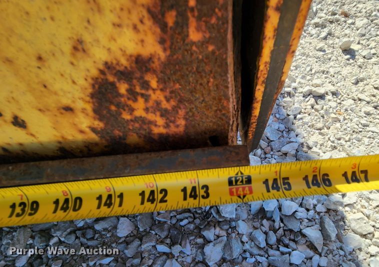 image for item MK9133 2006 International 7400  dump truck