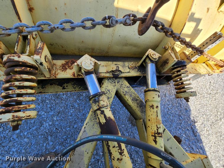 image for item MK9133 2006 International 7400  dump truck