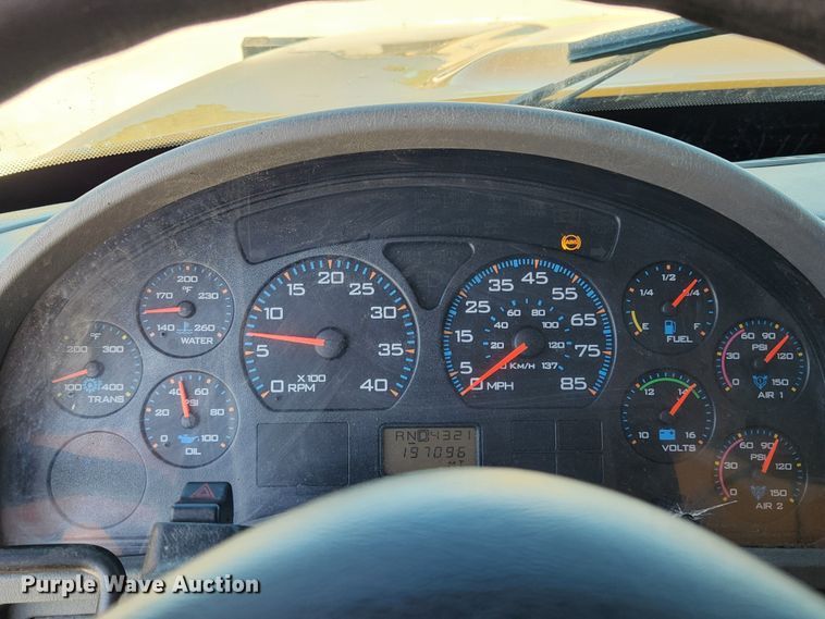 image for item MK9133 2006 International 7400  dump truck