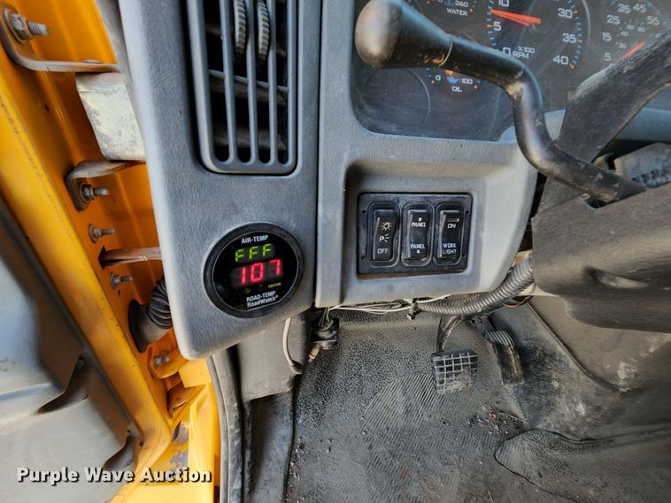 image for item MK9133 2006 International 7400  dump truck