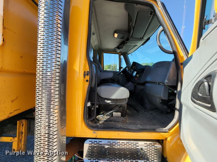 image for item MK9133 2006 International 7400  dump truck