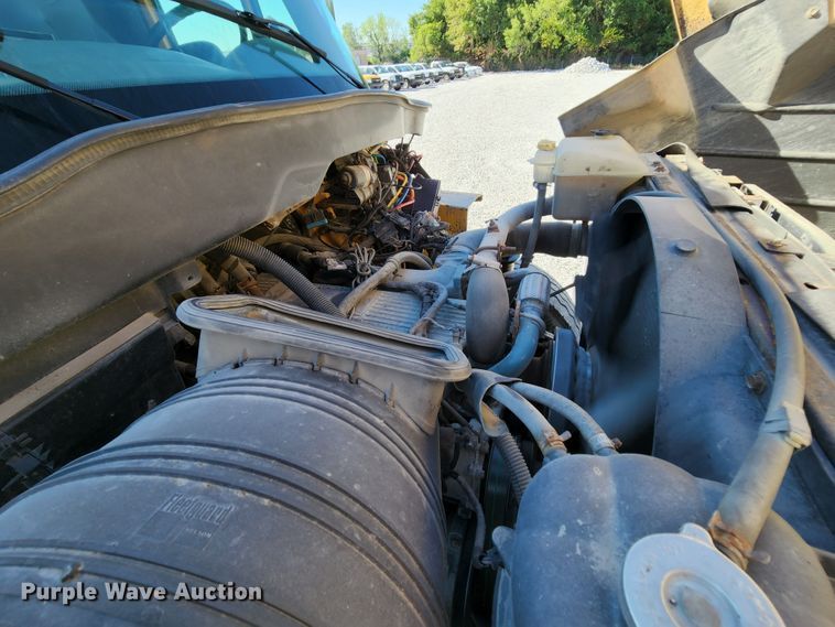 image for item MK9133 2006 International 7400  dump truck