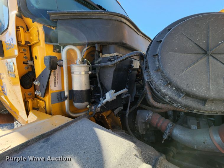 image for item MK9133 2006 International 7400  dump truck