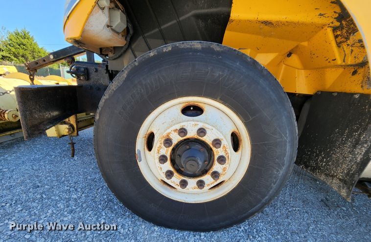 image for item MK9133 2006 International 7400  dump truck