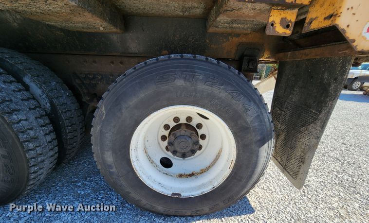 image for item MK9133 2006 International 7400  dump truck