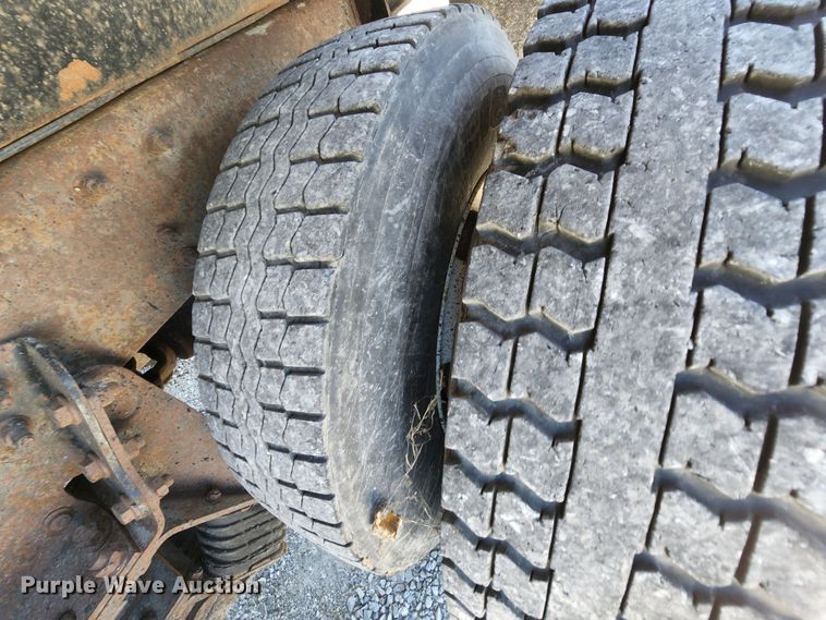 image for item MK9133 2006 International 7400  dump truck