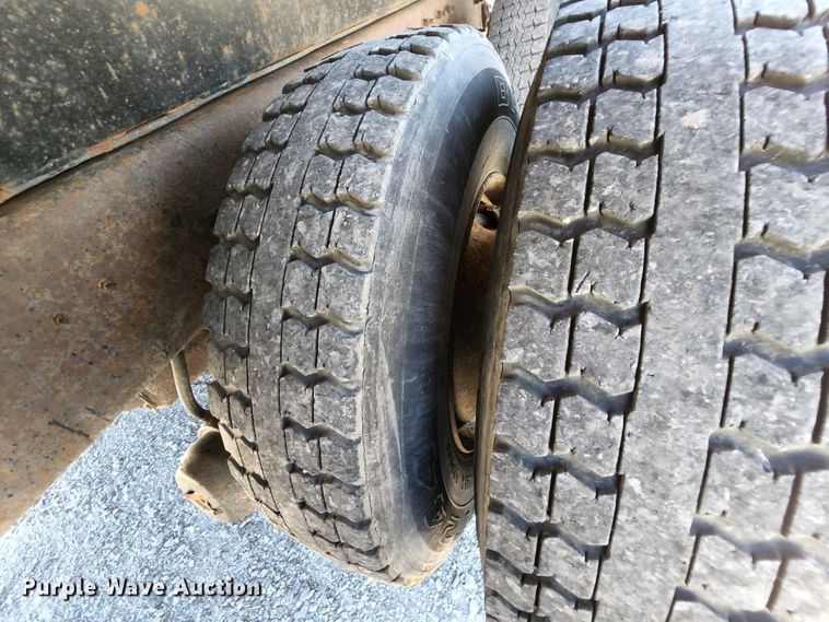 image for item MK9133 2006 International 7400  dump truck