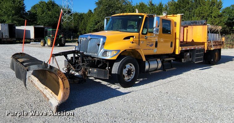 image for item MK9134 2006 International 7400  Crew Cab dump truck