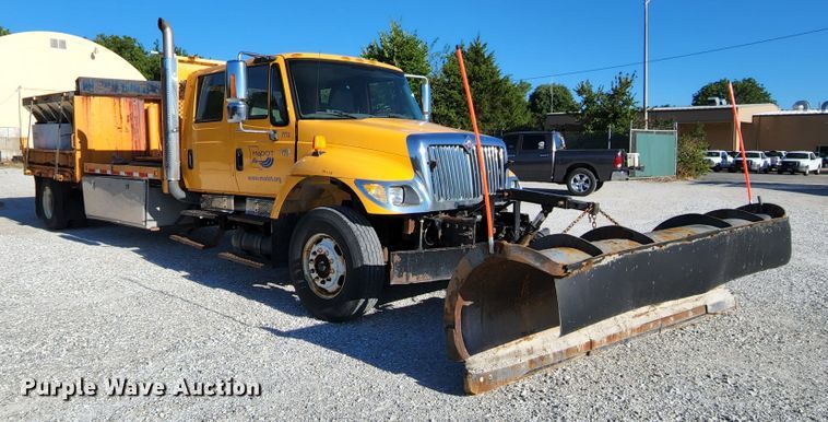 image for item MK9134 2006 International 7400  Crew Cab dump truck