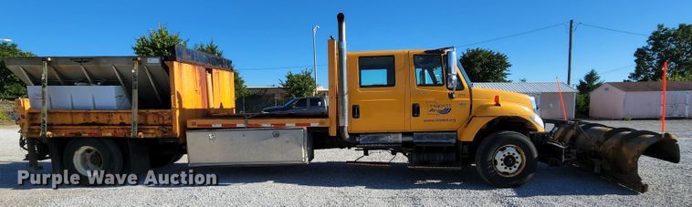 image for item MK9134 2006 International 7400  Crew Cab dump truck