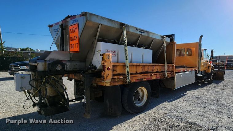 image for item MK9134 2006 International 7400  Crew Cab dump truck