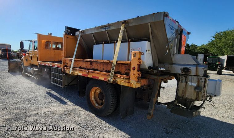 image for item MK9134 2006 International 7400  Crew Cab dump truck