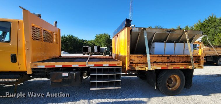 image for item MK9134 2006 International 7400  Crew Cab dump truck