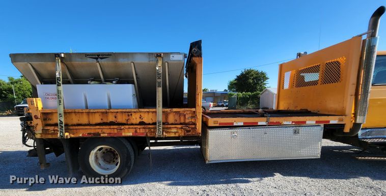 image for item MK9134 2006 International 7400  Crew Cab dump truck