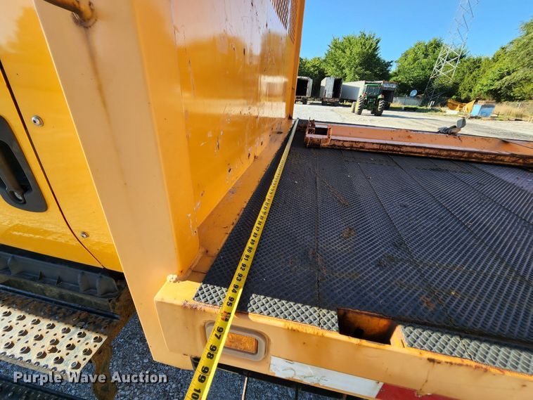 image for item MK9134 2006 International 7400  Crew Cab dump truck