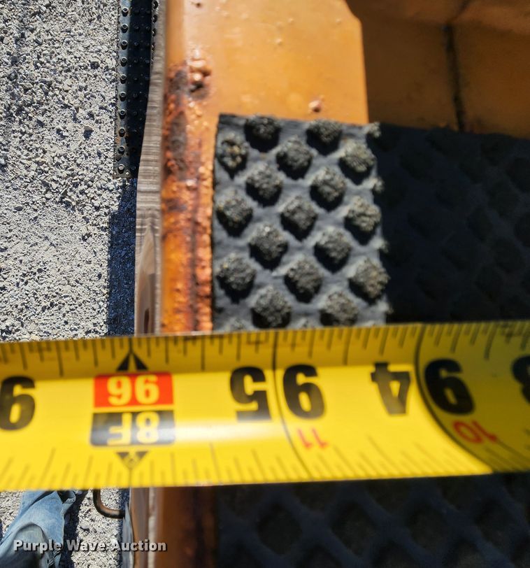 image for item MK9134 2006 International 7400  Crew Cab dump truck