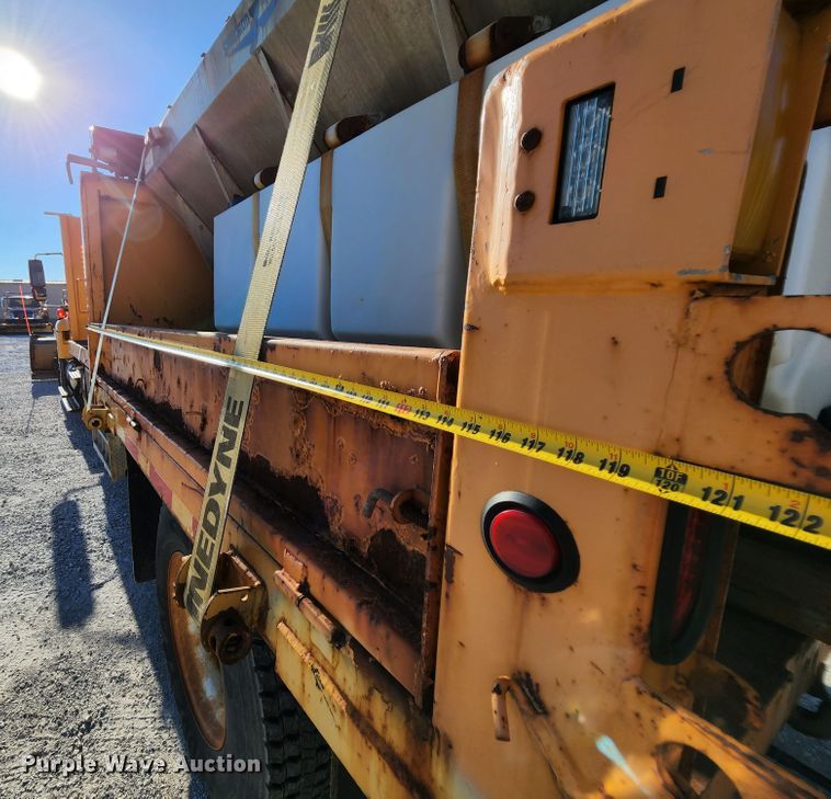 image for item MK9134 2006 International 7400  Crew Cab dump truck