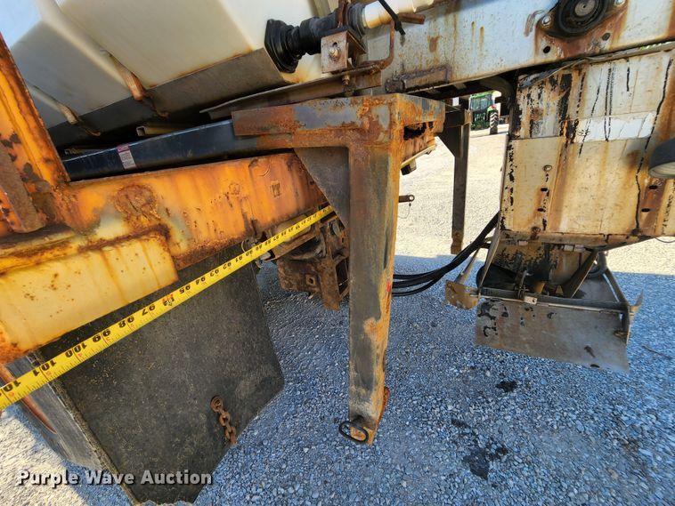 image for item MK9134 2006 International 7400  Crew Cab dump truck