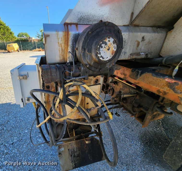 image for item MK9134 2006 International 7400  Crew Cab dump truck