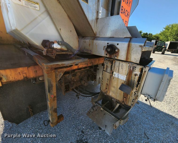 image for item MK9134 2006 International 7400  Crew Cab dump truck