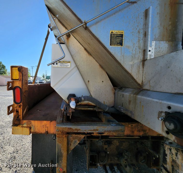 image for item MK9134 2006 International 7400  Crew Cab dump truck