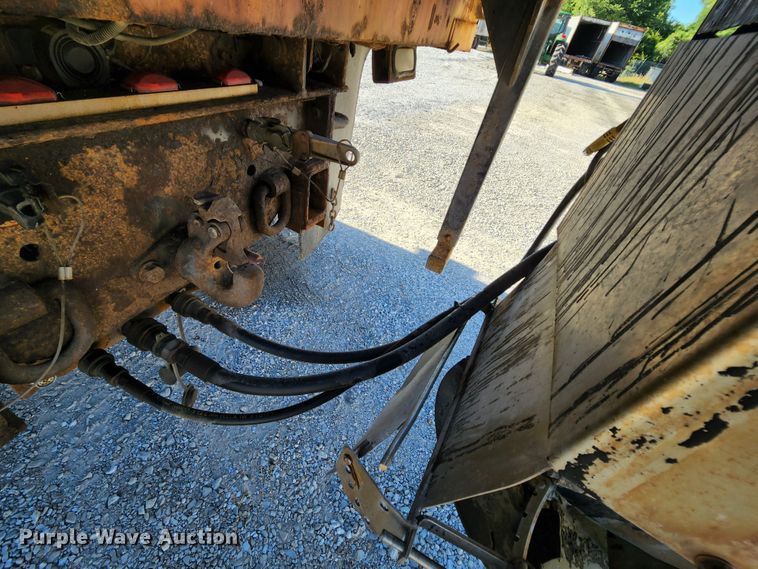 image for item MK9134 2006 International 7400  Crew Cab dump truck