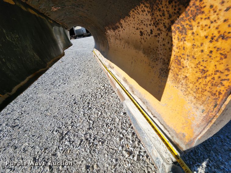 image for item MK9134 2006 International 7400  Crew Cab dump truck