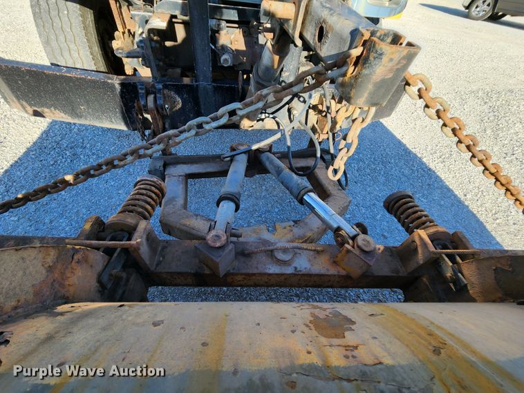 image for item MK9134 2006 International 7400  Crew Cab dump truck