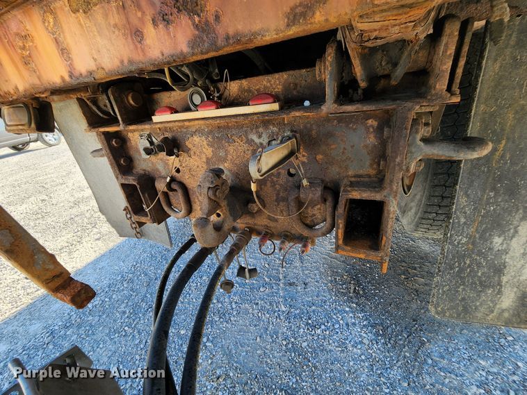 image for item MK9134 2006 International 7400  Crew Cab dump truck