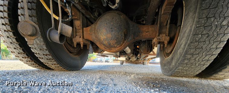 image for item MK9134 2006 International 7400  Crew Cab dump truck