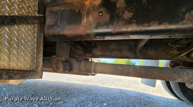 image for item MK9134 2006 International 7400  Crew Cab dump truck