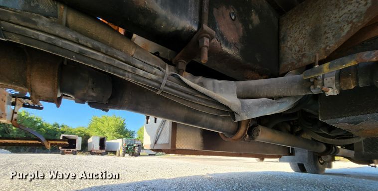 image for item MK9134 2006 International 7400  Crew Cab dump truck