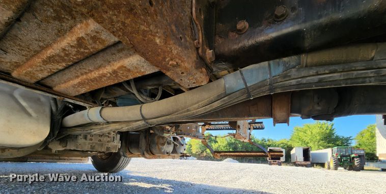 image for item MK9134 2006 International 7400  Crew Cab dump truck