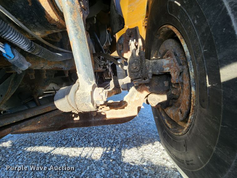 image for item MK9134 2006 International 7400  Crew Cab dump truck