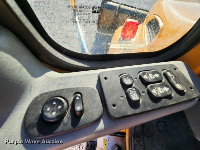 image for item MK9134 2006 International 7400  Crew Cab dump truck