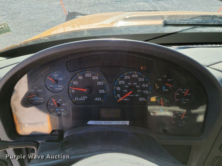 image for item MK9134 2006 International 7400  Crew Cab dump truck