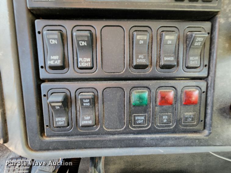 image for item MK9134 2006 International 7400  Crew Cab dump truck