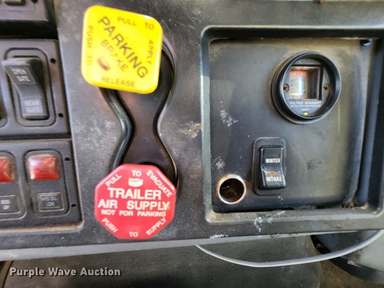 image for item MK9134 2006 International 7400  Crew Cab dump truck