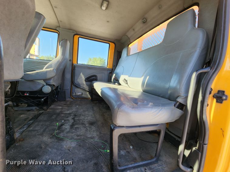 image for item MK9134 2006 International 7400  Crew Cab dump truck