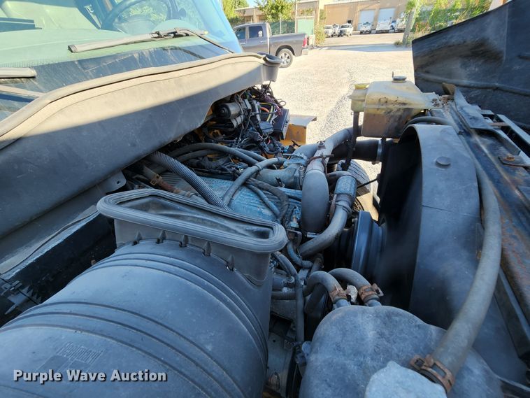 image for item MK9134 2006 International 7400  Crew Cab dump truck