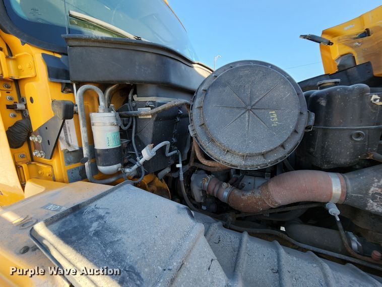 image for item MK9134 2006 International 7400  Crew Cab dump truck