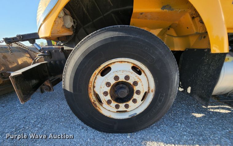 image for item MK9134 2006 International 7400  Crew Cab dump truck